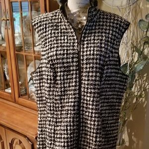 REVERSIBLE VEST